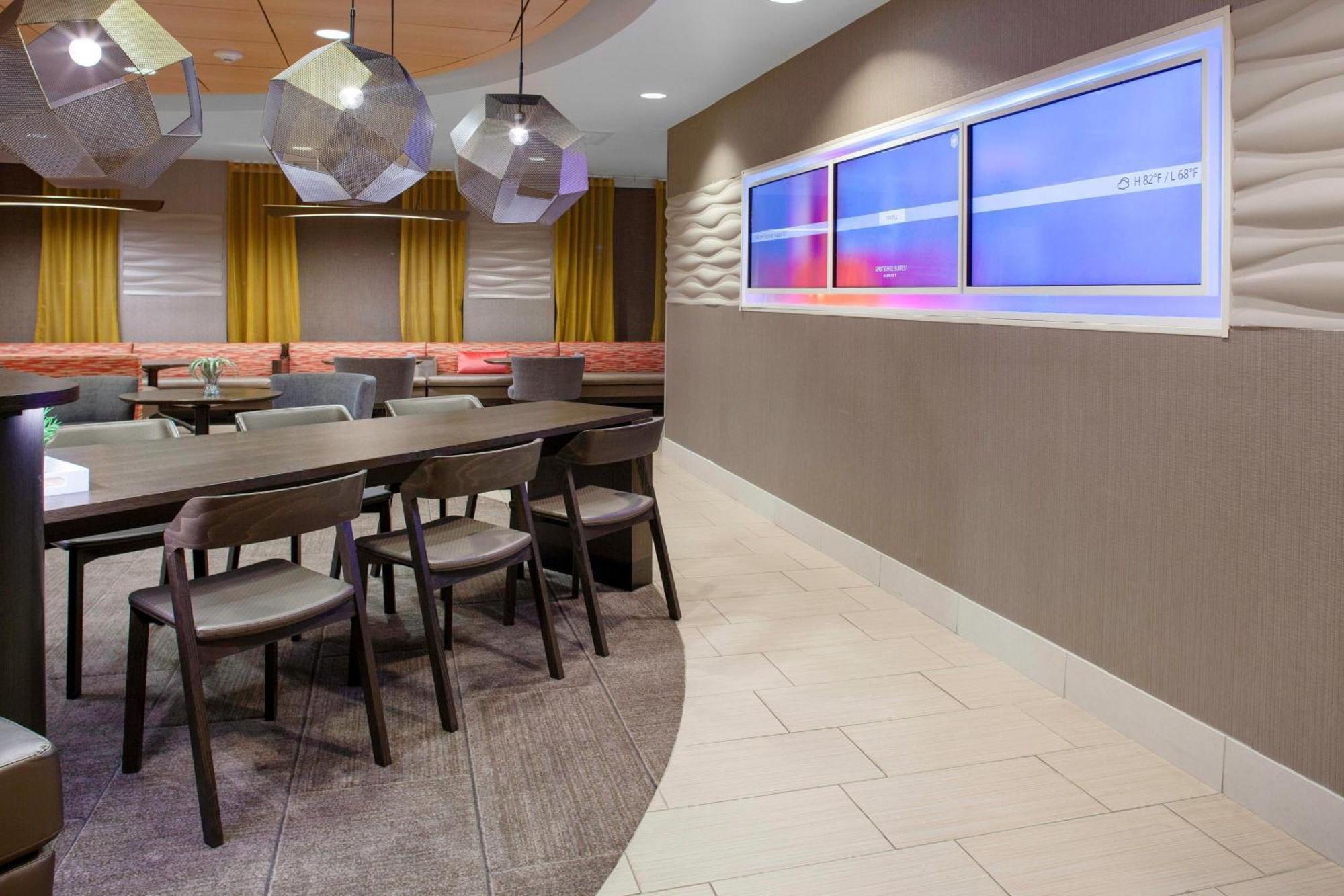 Springhill Suites Cincinnati North Forest Park Springdale Exterior photo