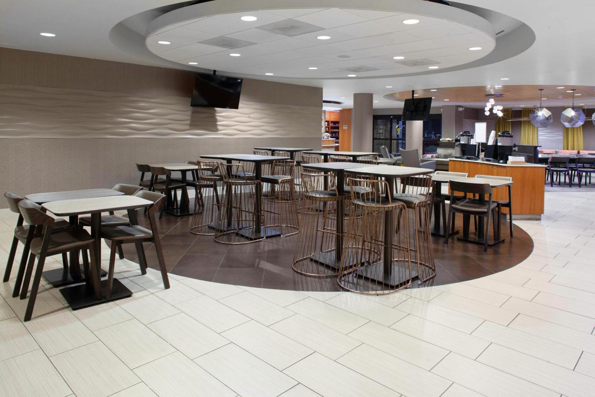 Springhill Suites Cincinnati North Forest Park Springdale Exterior photo