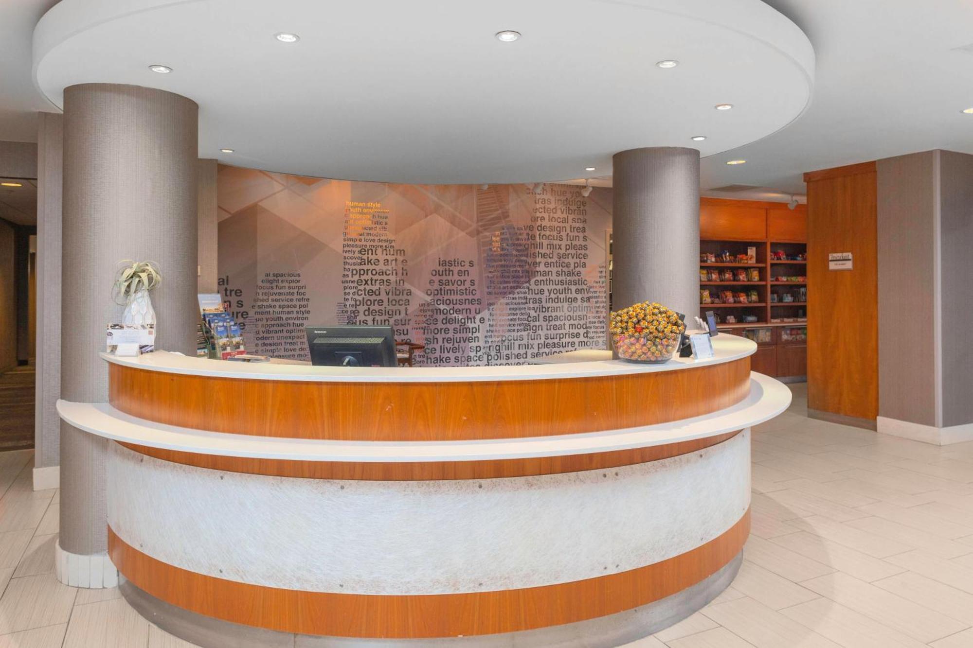 Springhill Suites Cincinnati North Forest Park Springdale Exterior photo