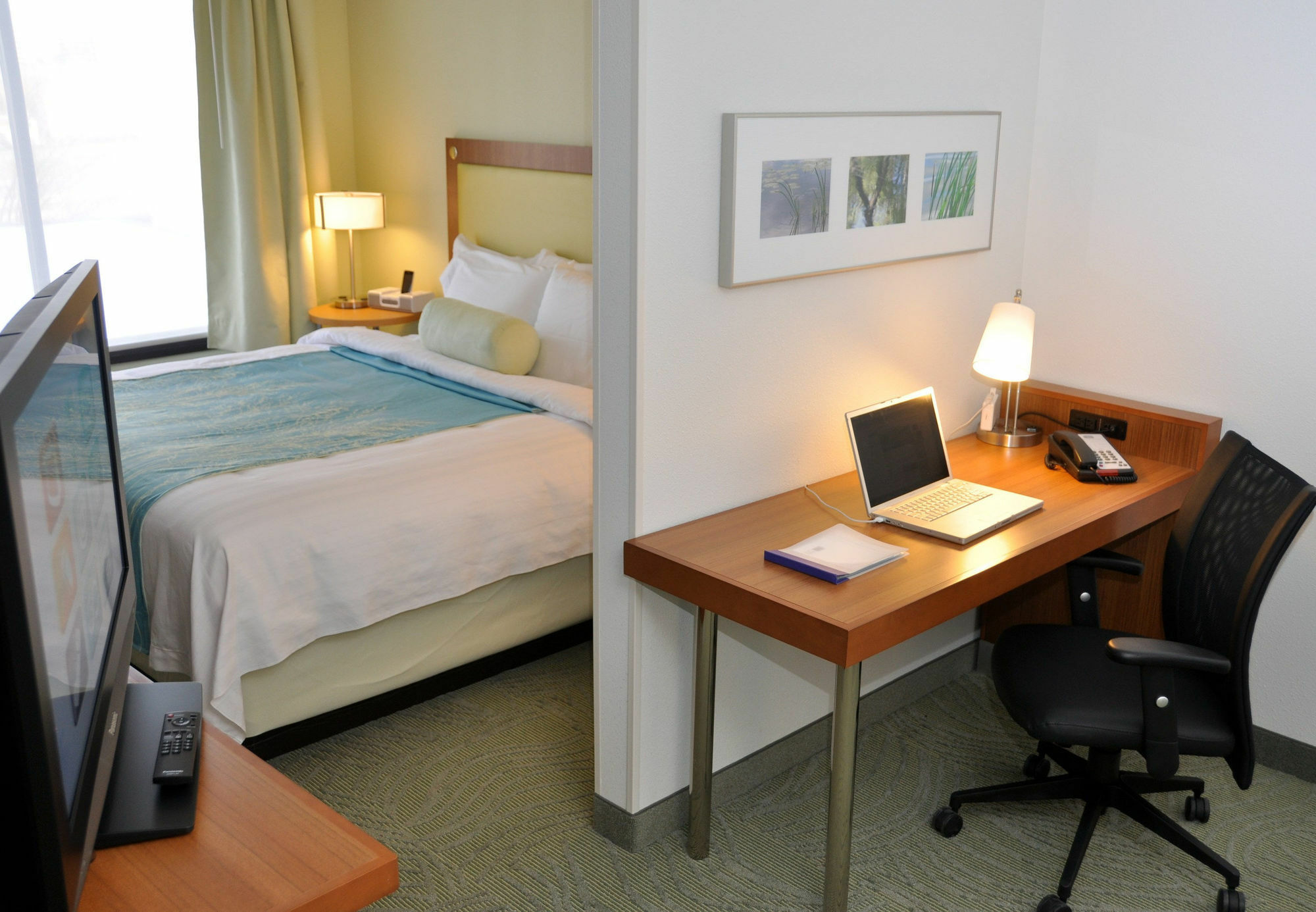Springhill Suites Cincinnati North Forest Park Springdale Room photo